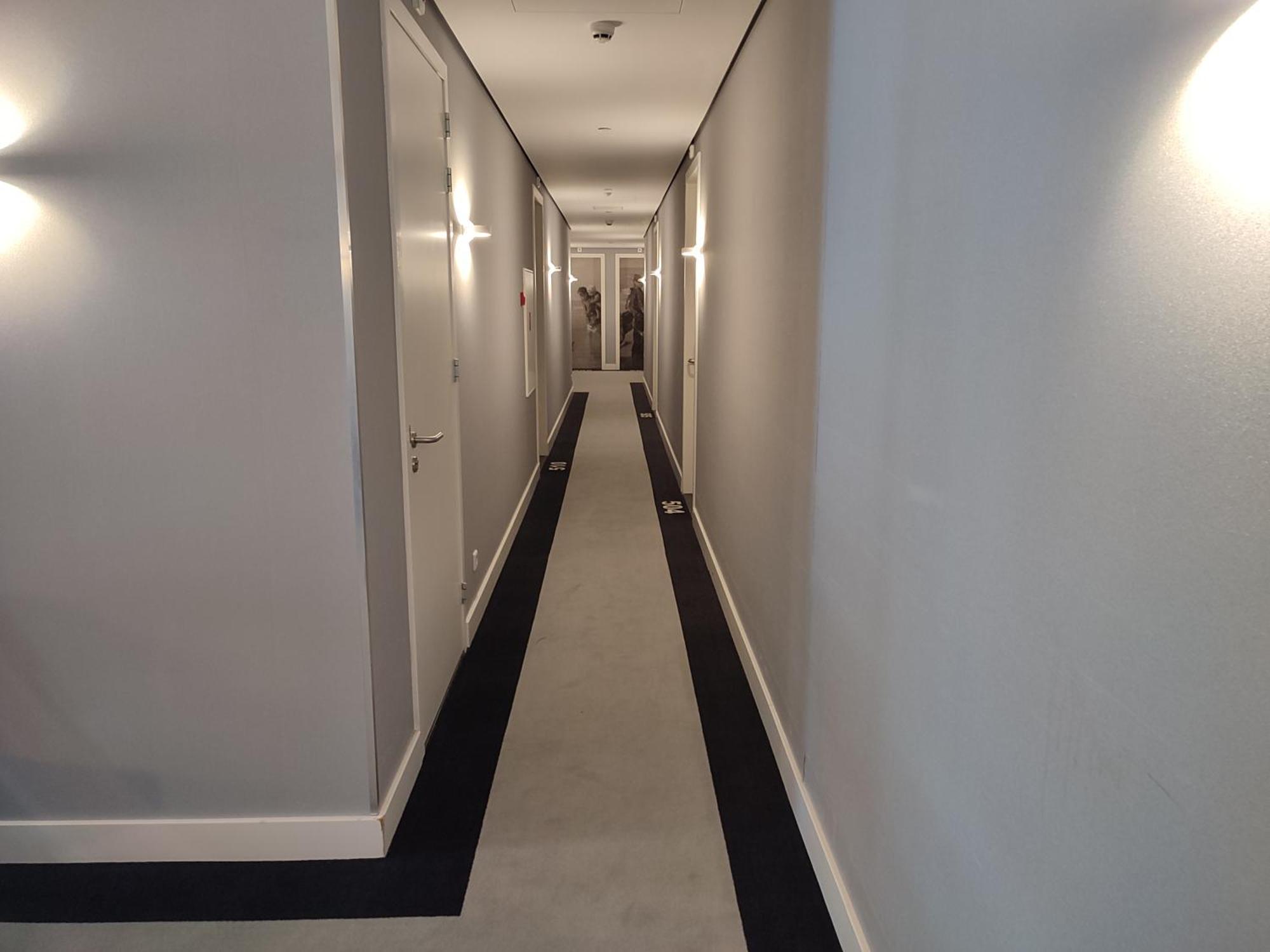 B-Aparthotel Kennedy Den Haag Bagian luar foto