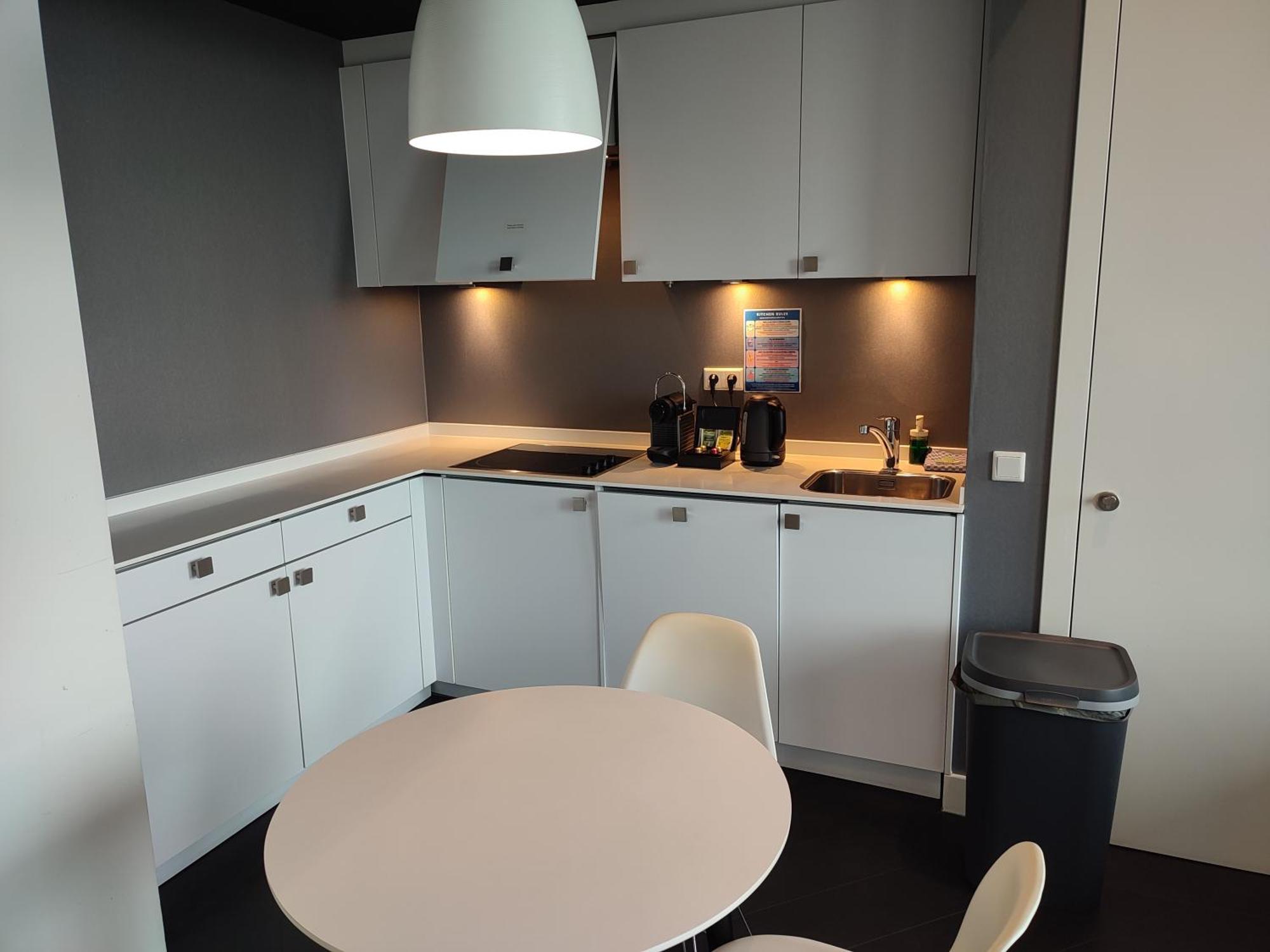 B-Aparthotel Kennedy Den Haag Bagian luar foto
