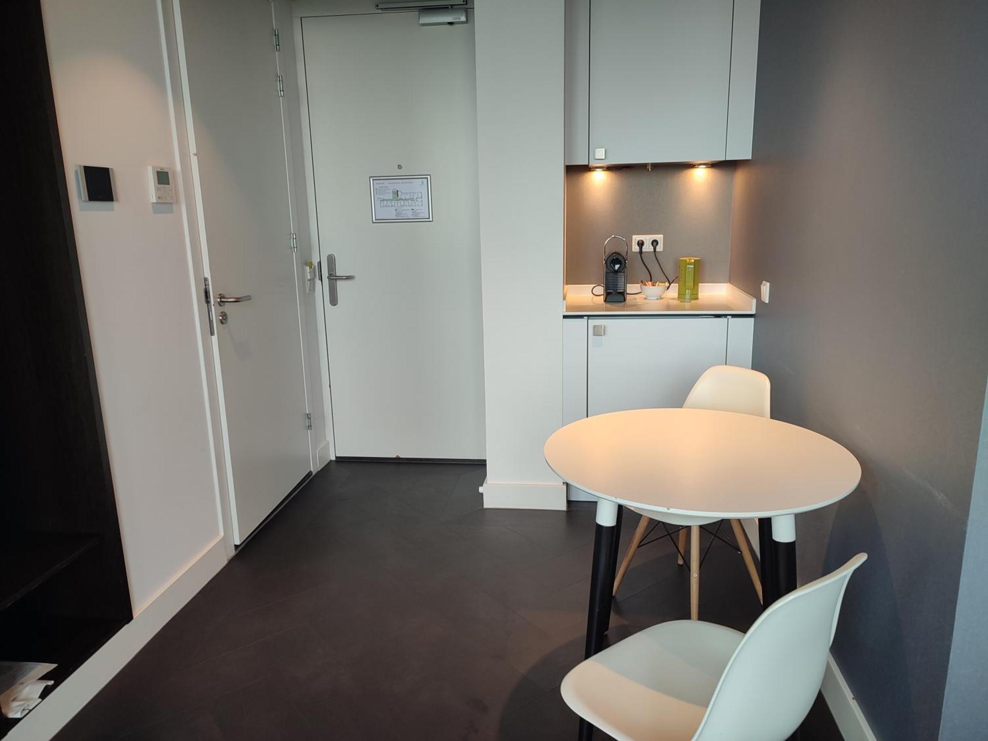 B-Aparthotel Kennedy Den Haag Bagian luar foto