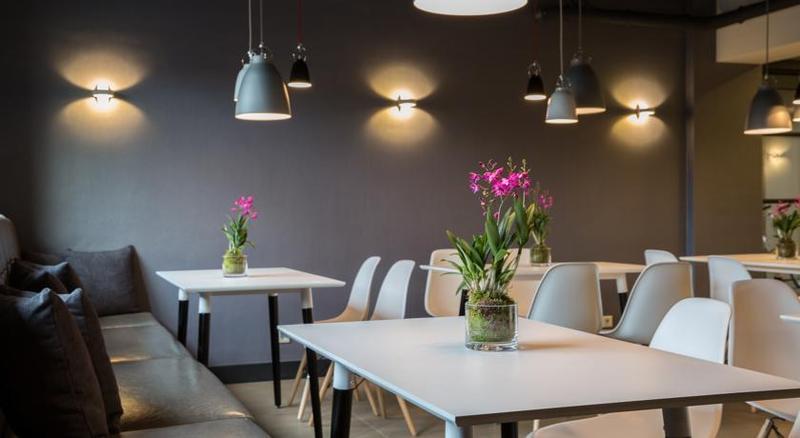 B-Aparthotel Kennedy Den Haag Bagian luar foto