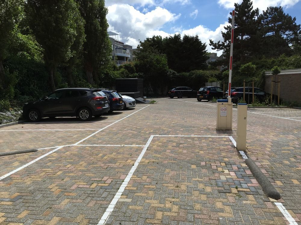 B-Aparthotel Kennedy Den Haag Bagian luar foto